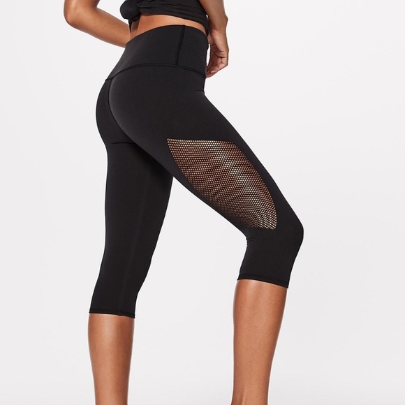 lululemon athletica Pants - Lululemon Black Reveal Crop 15"
